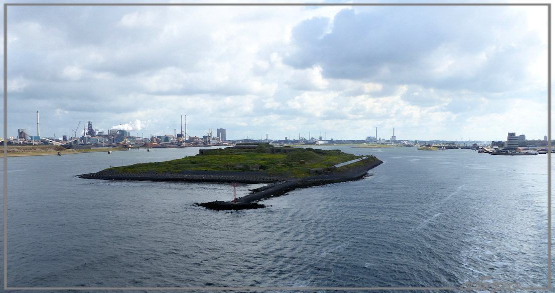 20140831_1114forteiland_vanaf_DFDS_IJmuiden2